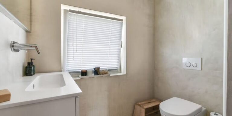 fenêtre-PVC-pour-WC
