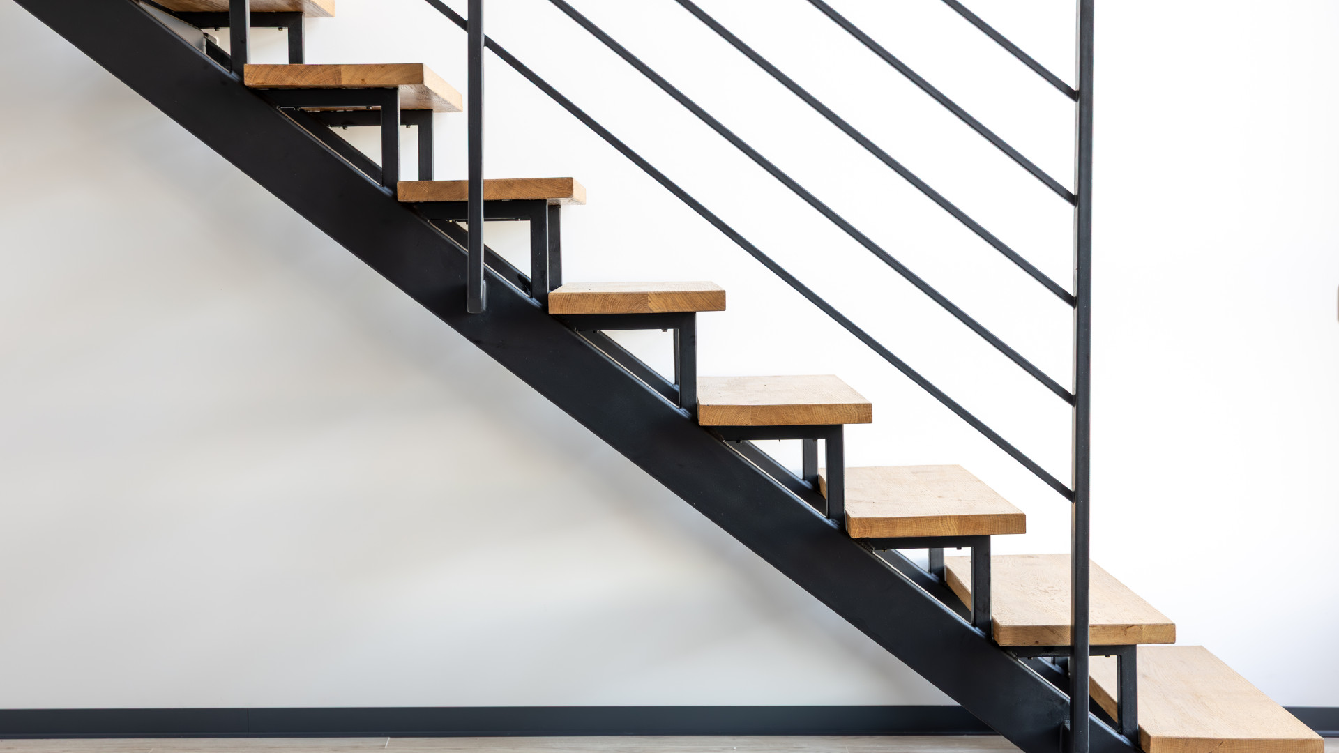 Garde-corps d’escalier : quelles solutions pour une maison contemporaine ?