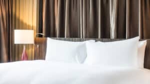 Housse de couette 260x240 : le format idéal pour un grand lit